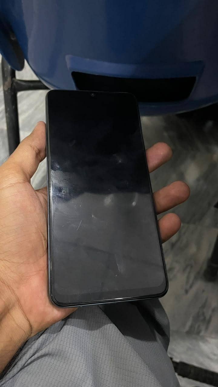 Realme C63 1