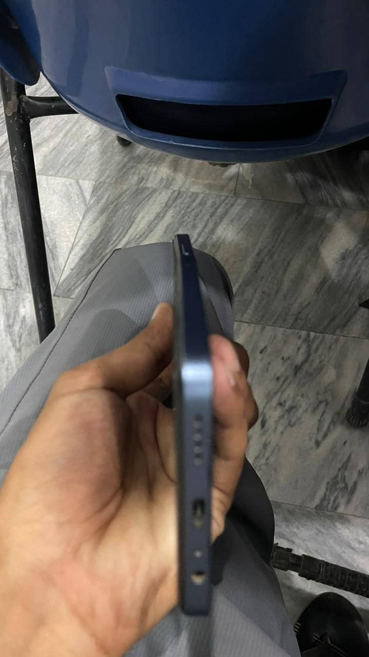 Realme C63 3