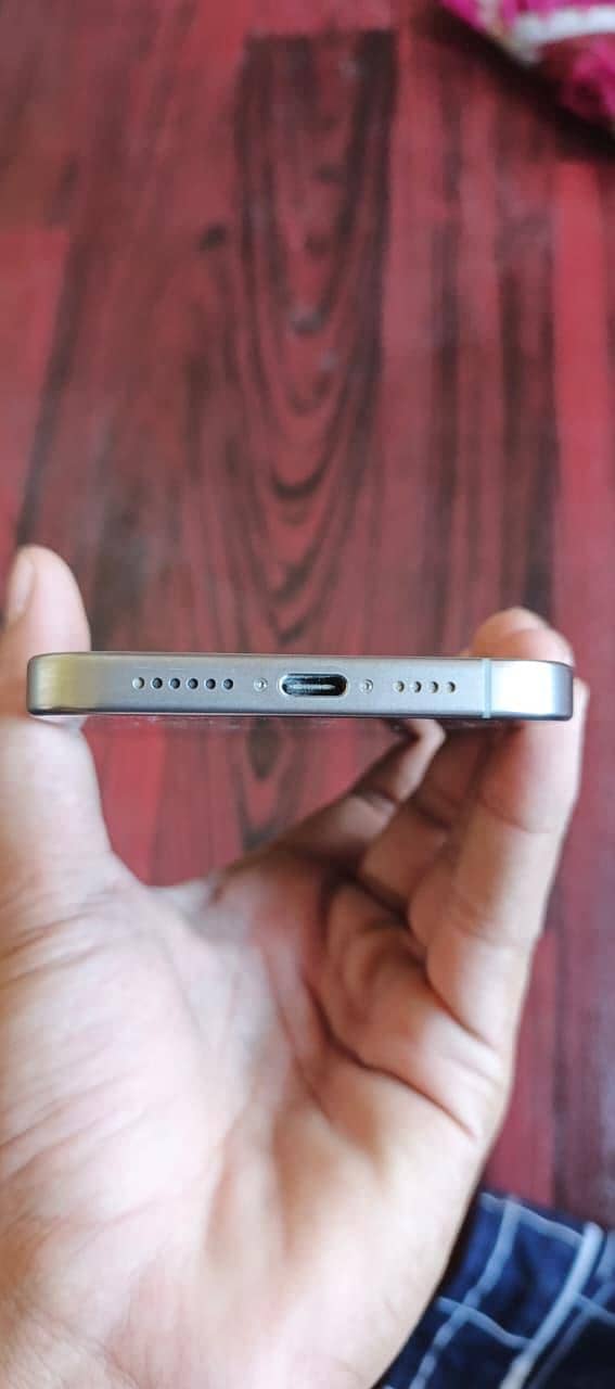 Apple iPhone 15 Pro Max 8