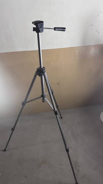 7 feet Tripod Stand