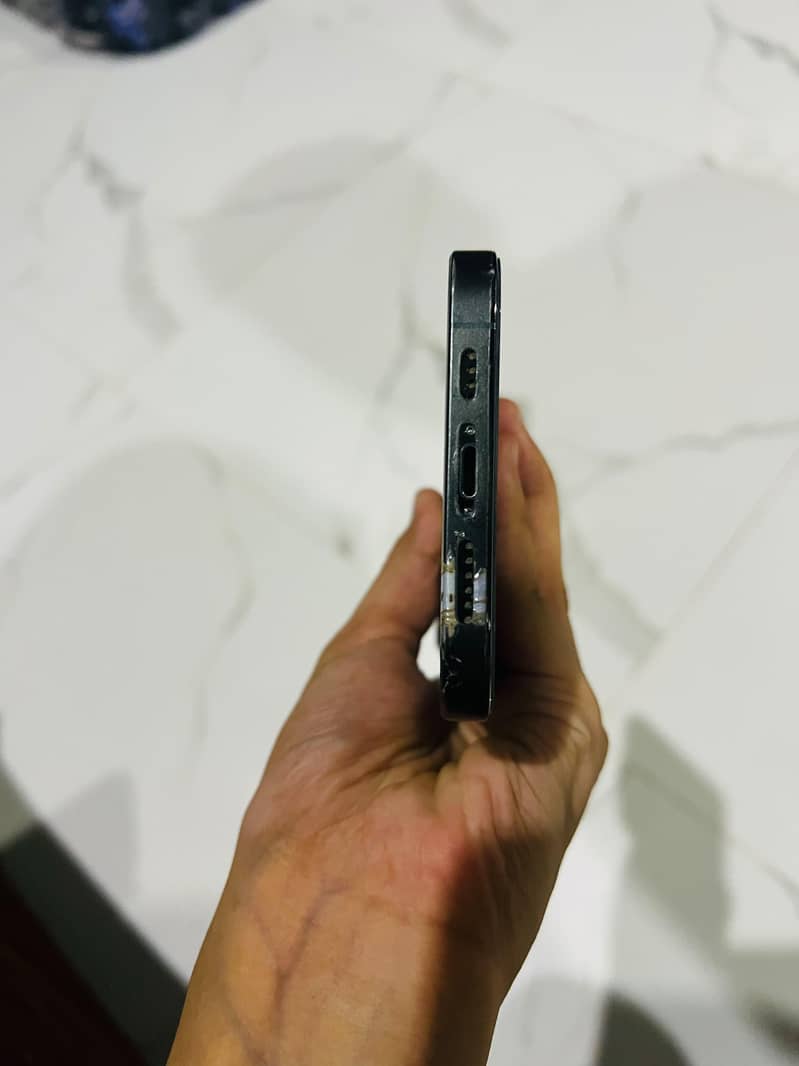 Apple iPhone 13 Pro Max 1