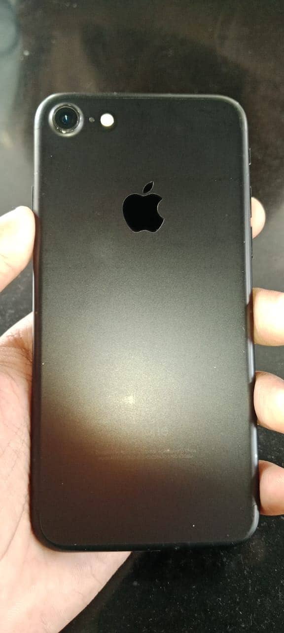 Apple iPhone 7 1