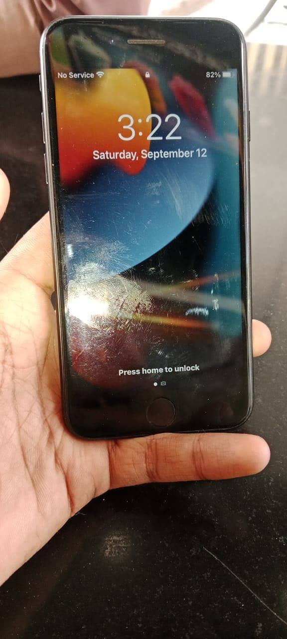 Apple iPhone 7 2