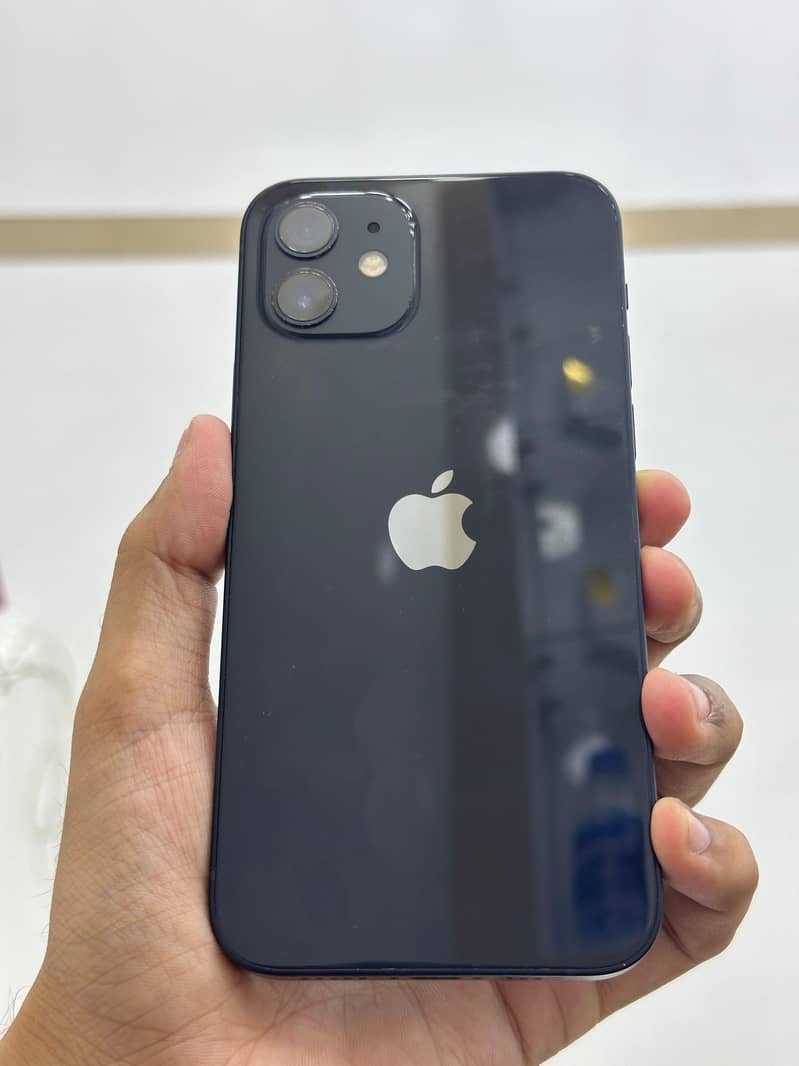 iPhone 12 0