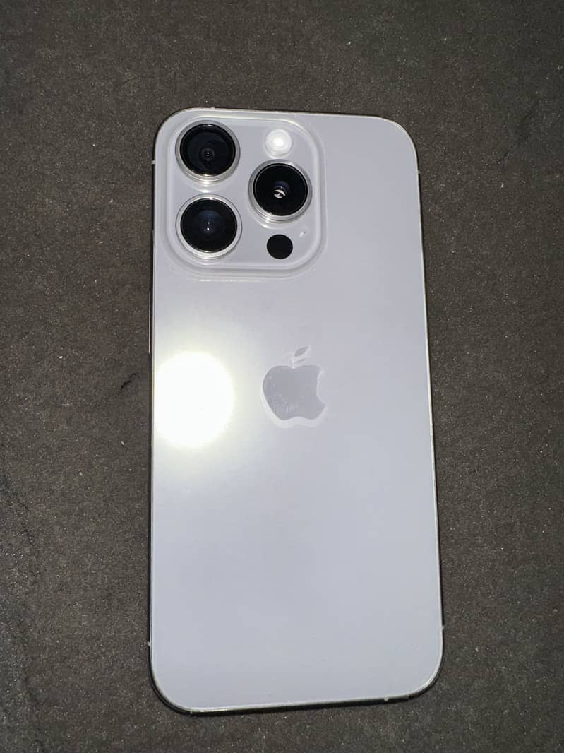 Apple iPhone 15 Pro 2