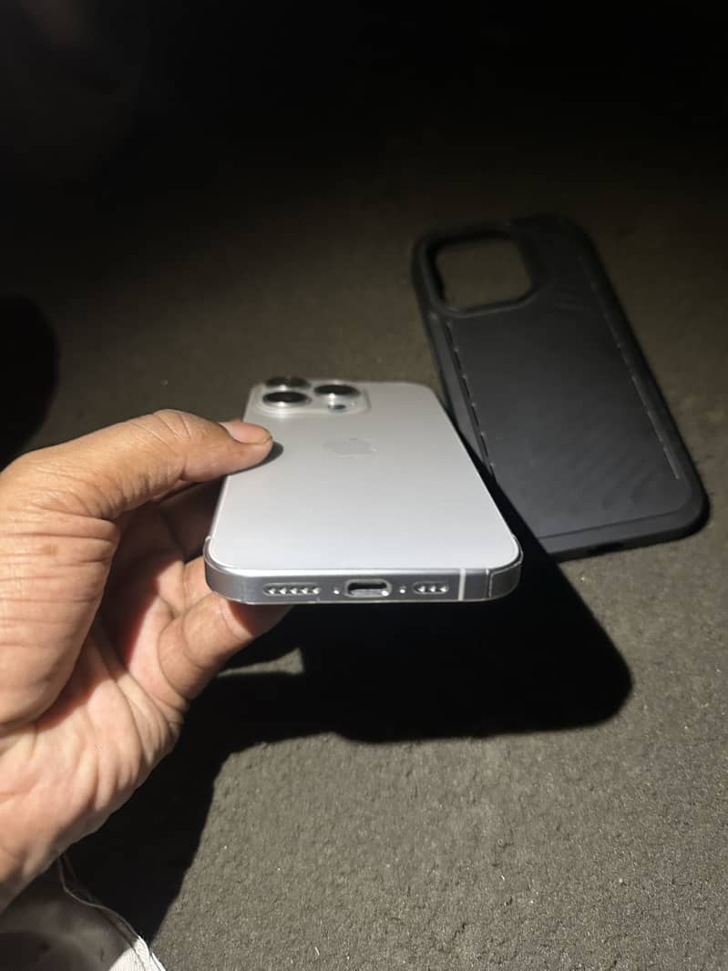 Apple iPhone 15 Pro 5
