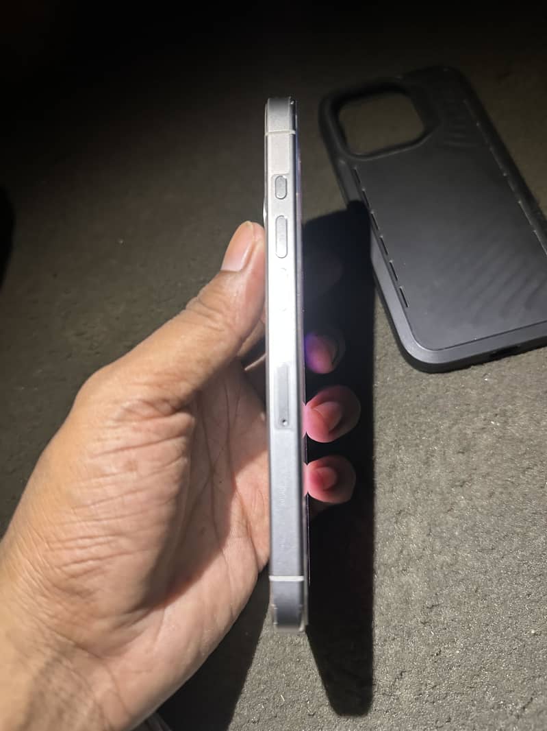 Apple iPhone 15 Pro 8