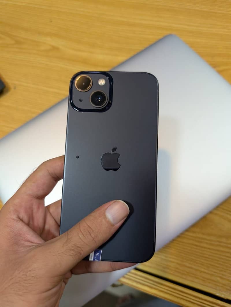 Apple iPhone 13 1