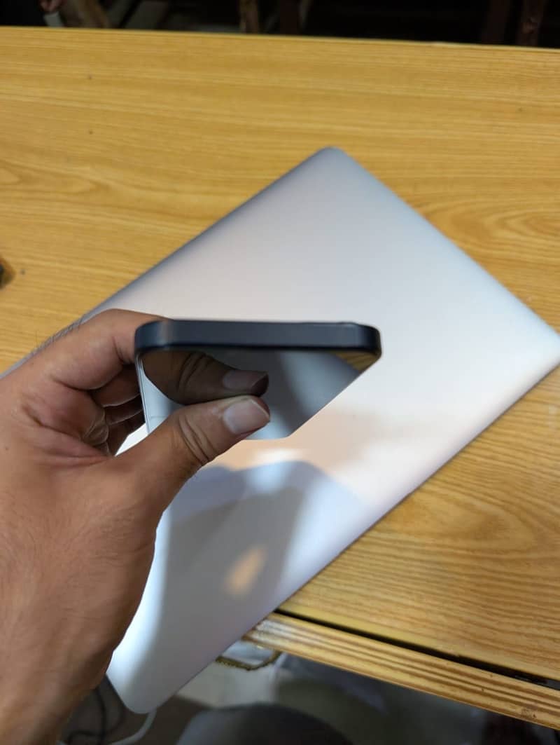Apple iPhone 13 2
