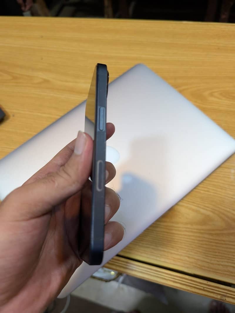 Apple iPhone 13 3