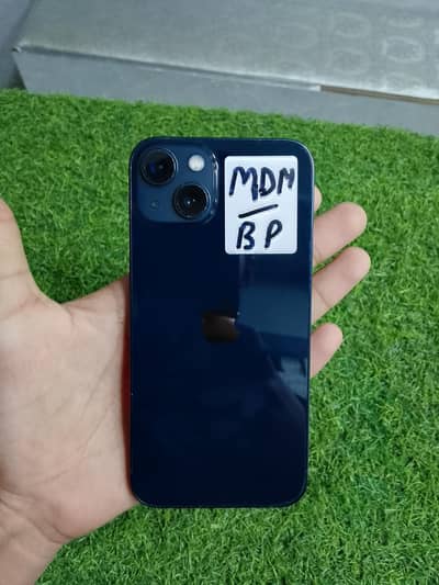 Apple iPhone 13