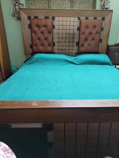 High Quality Solid Wooden Double Bed without Mattress