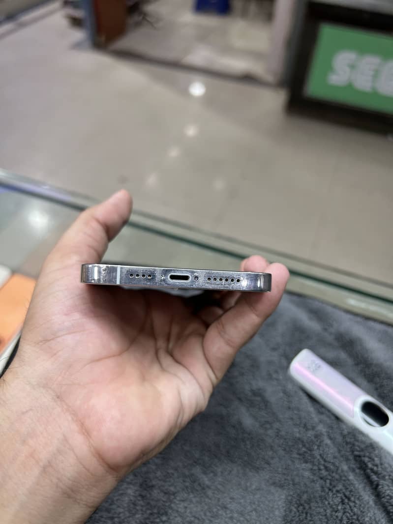 Apple iPhone 13 Pro Max 5