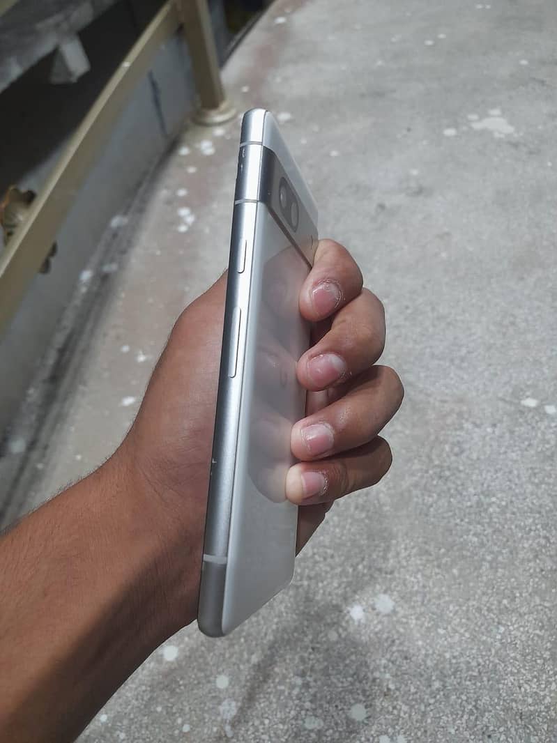 Google Pixel 7a 2