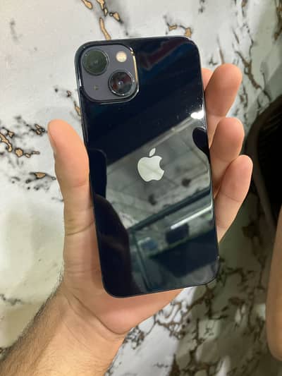Apple iPhone 13
