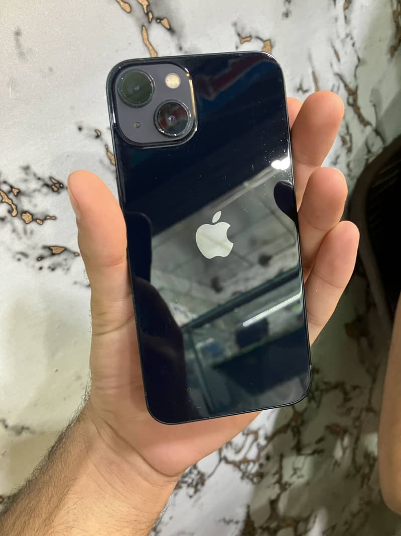 Apple iPhone 13 0