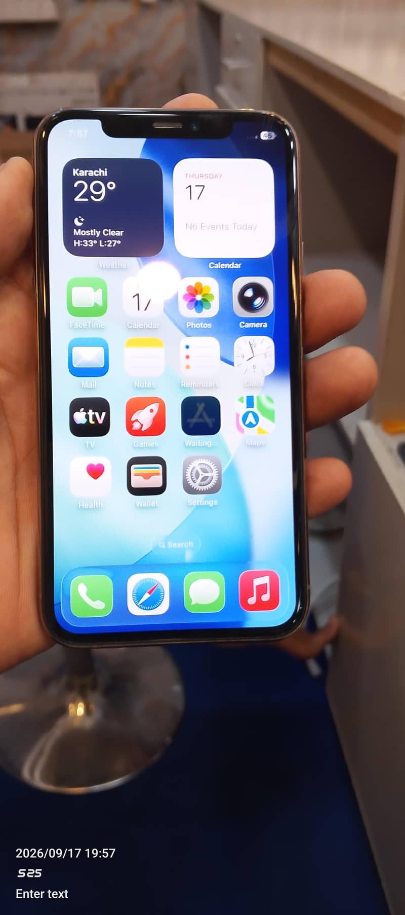 Apple iPhone 11 Pro 1