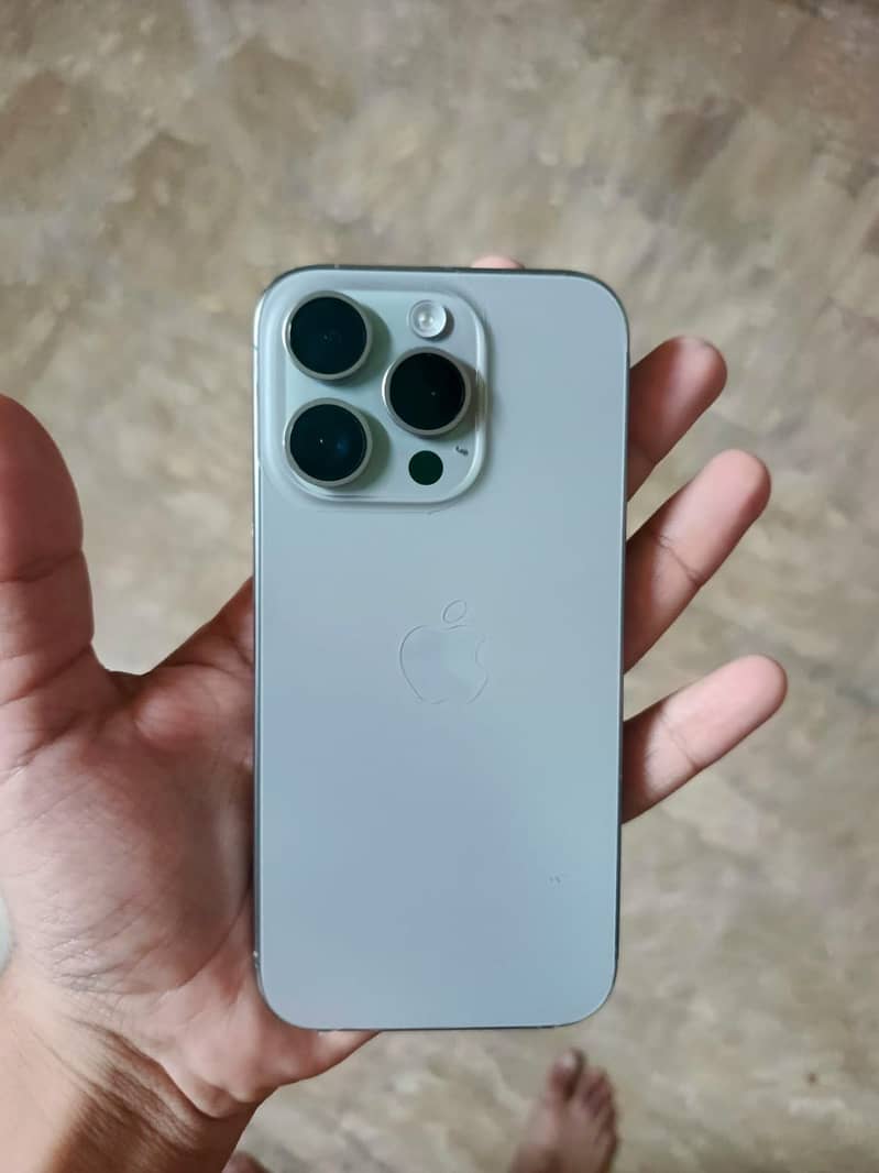 Apple iPhone 15 Pro 0