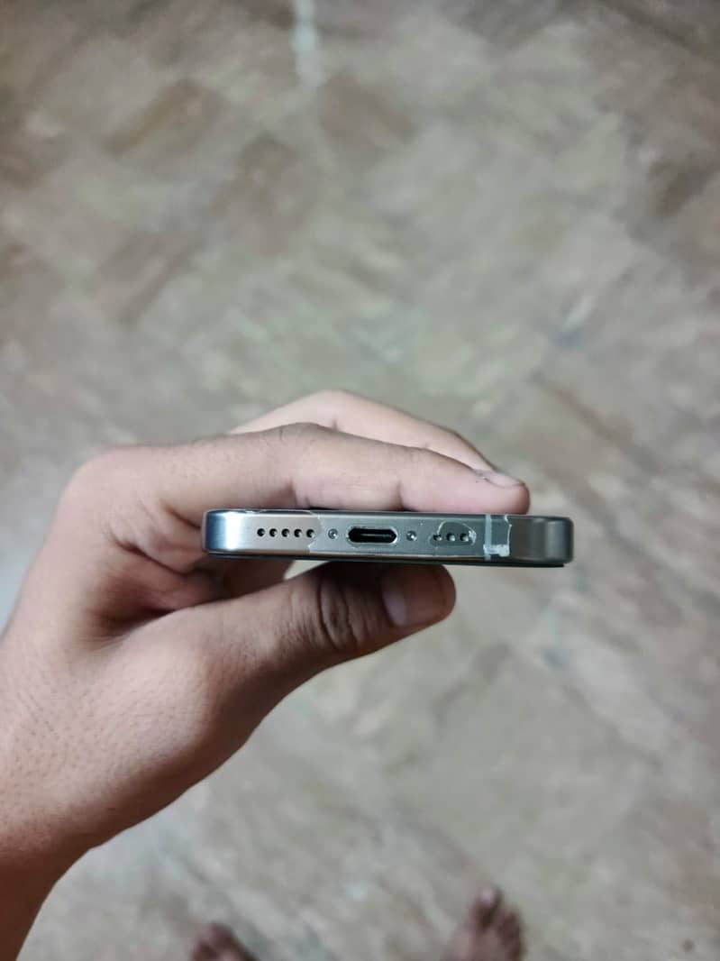 Apple iPhone 15 Pro 1