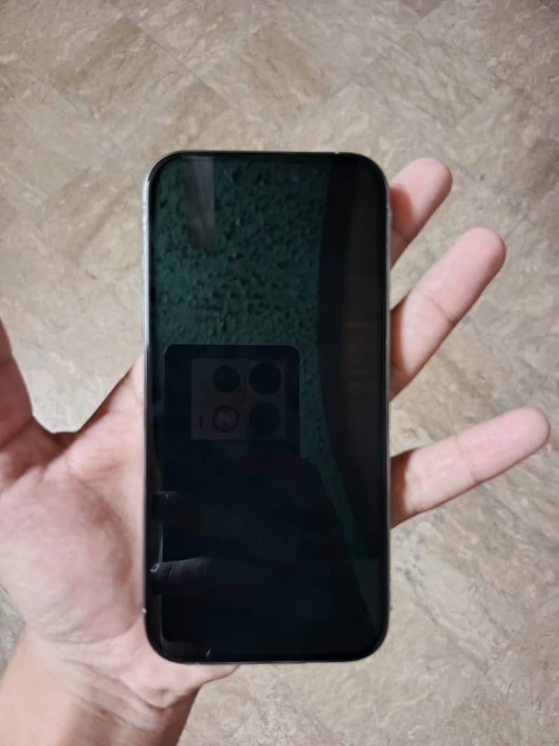 Apple iPhone 15 Pro 4