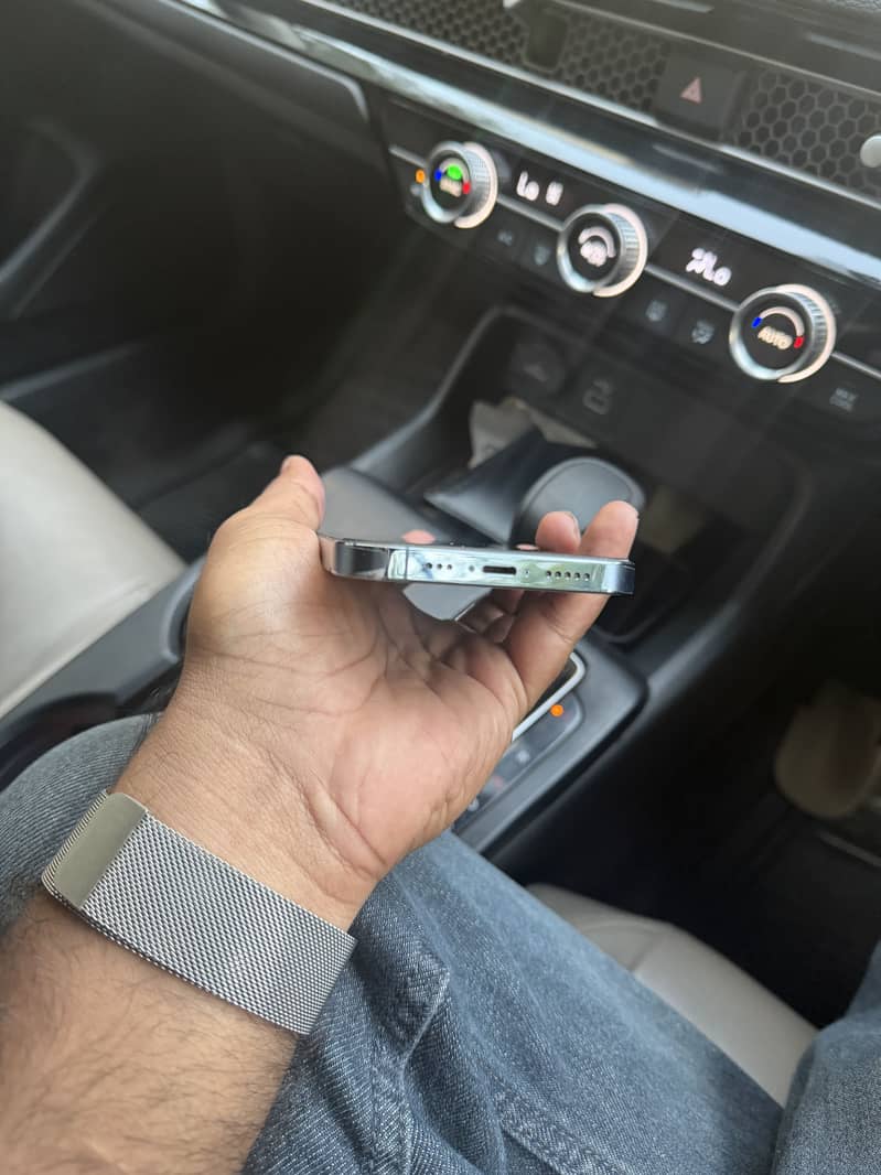 Apple iPhone 13 Pro 1