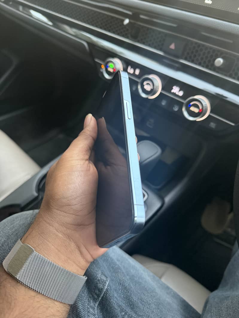 Apple iPhone 13 Pro 2