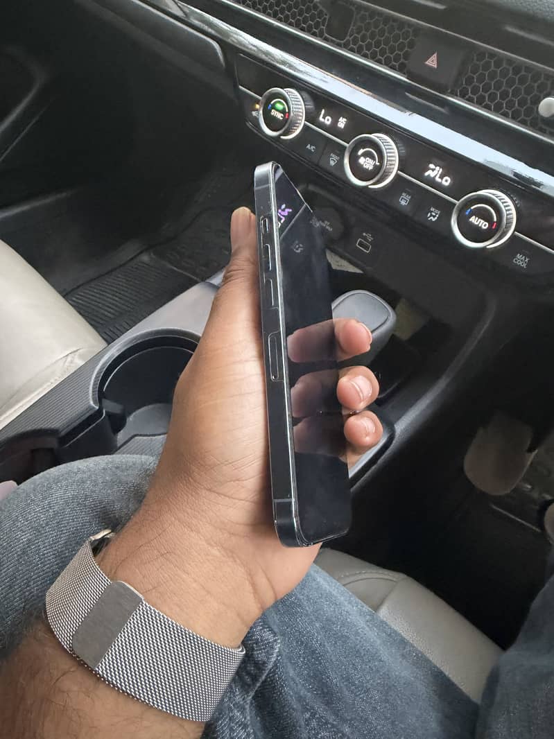 Apple iPhone 13 Pro 3