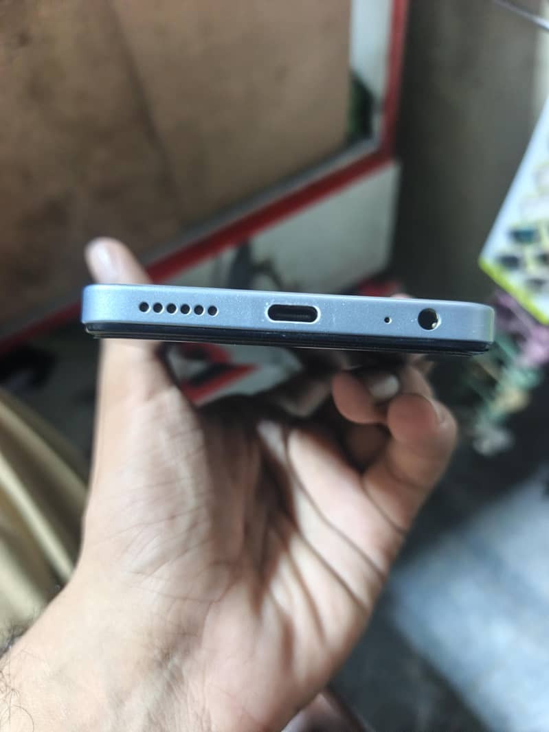 Tecno Spark 20 4