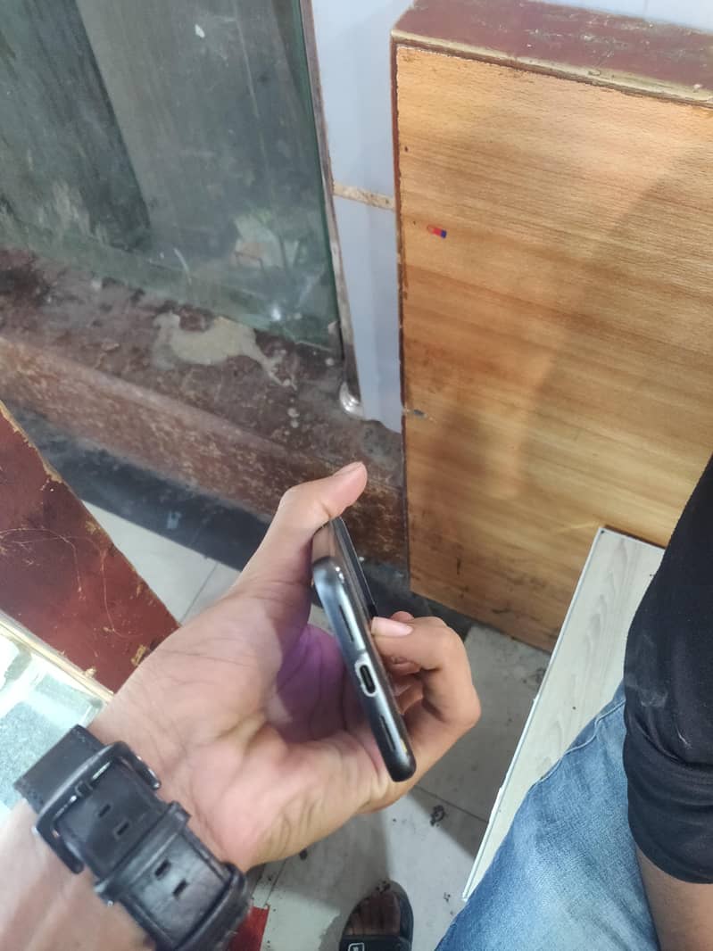 Google Pixel 8 5