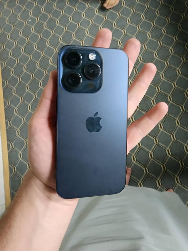 Apple iPhone 15 Pro 0