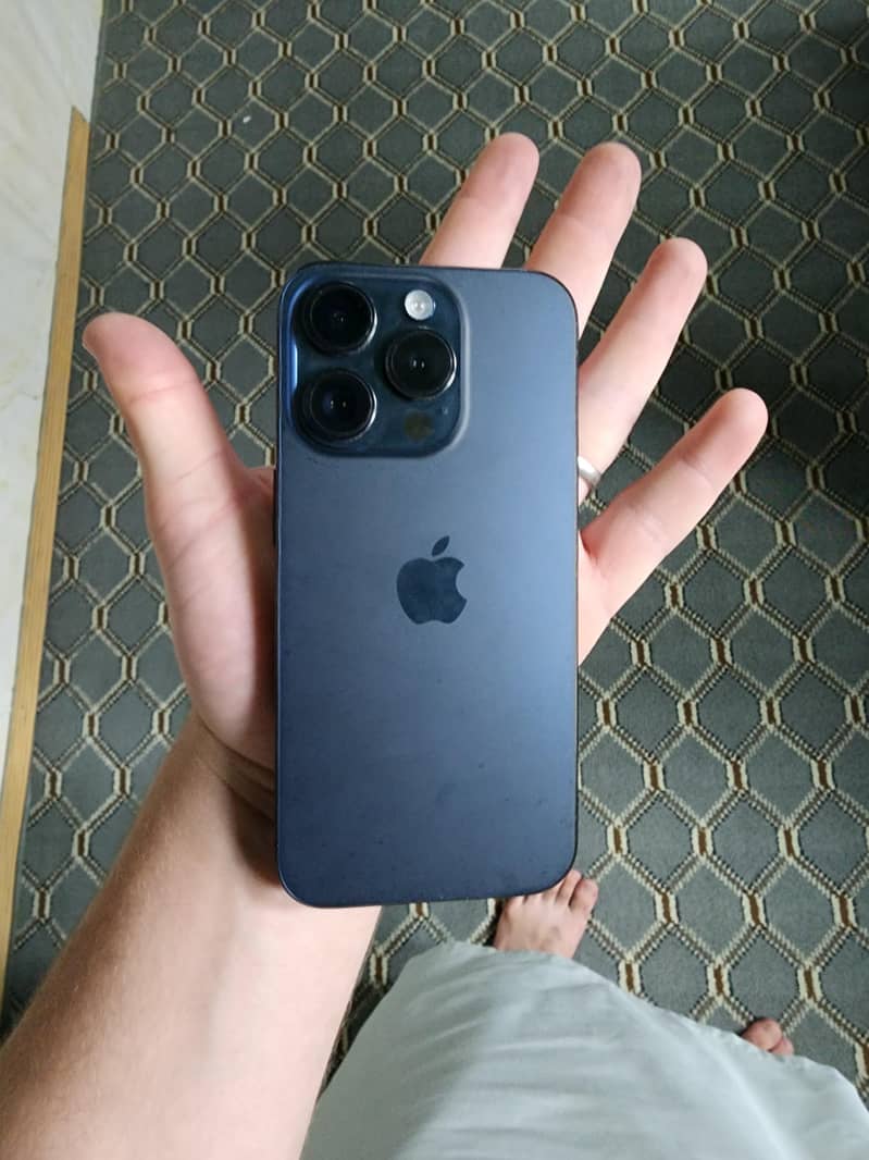 Apple iPhone 15 Pro 1