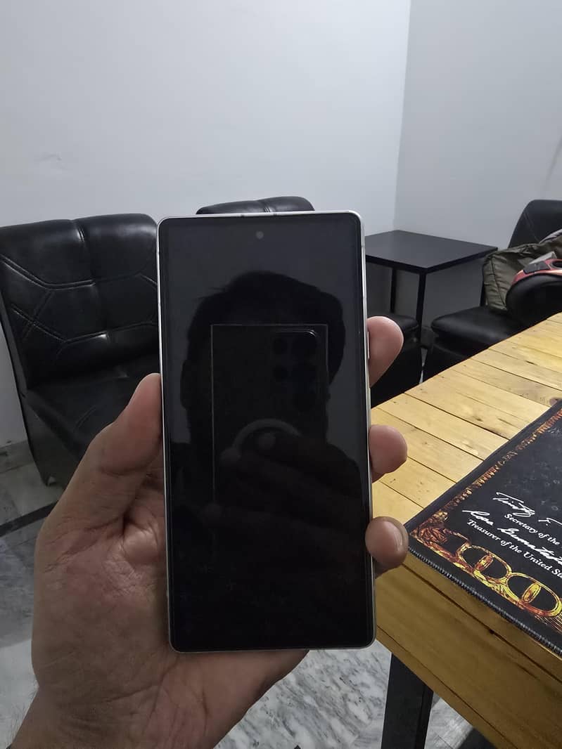 Google Pixel 7a 5