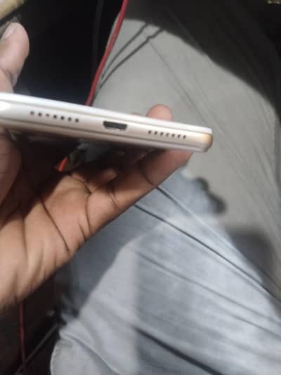 OPPO A37