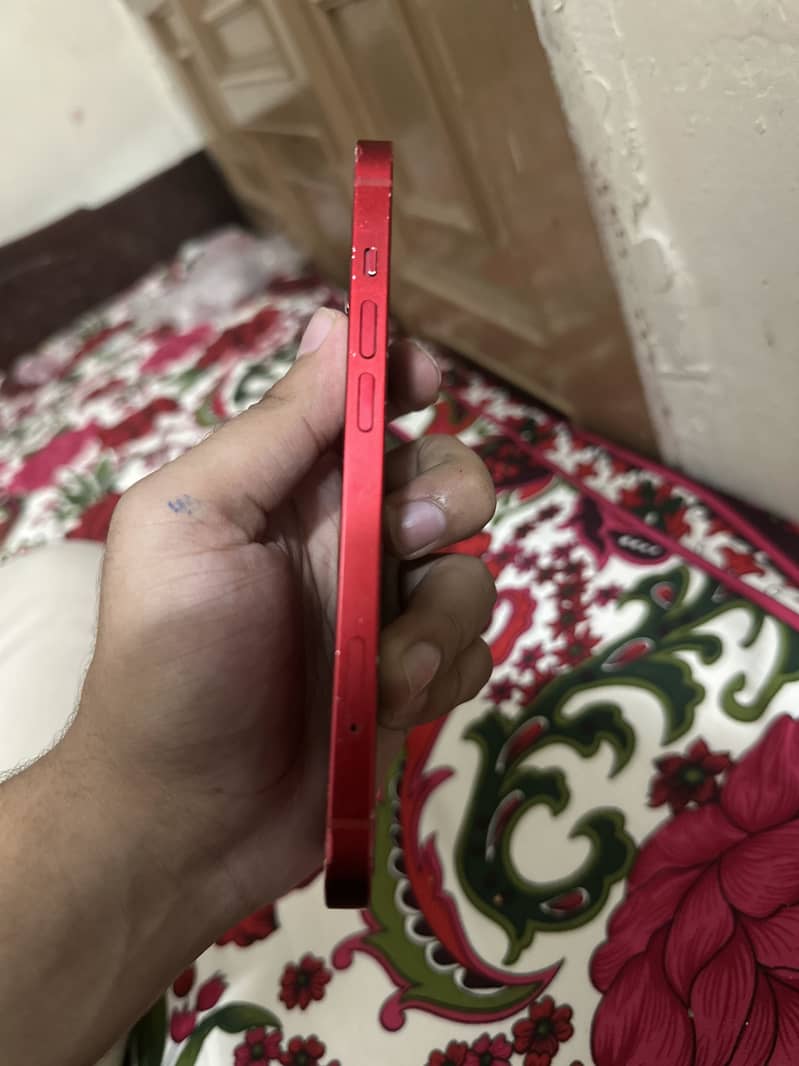 Apple iPhone 13 1