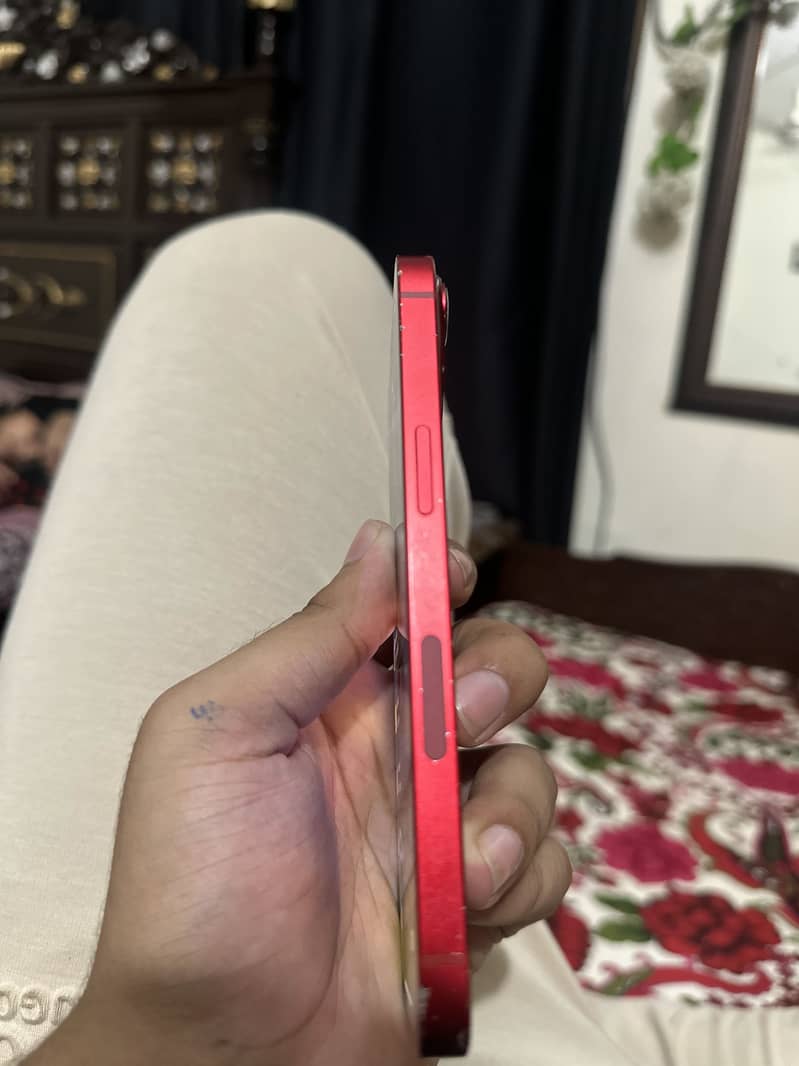 Apple iPhone 13 2