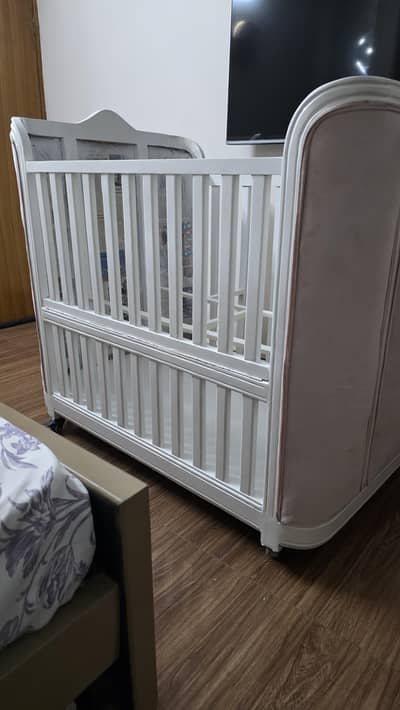 baby cot wooden brand new