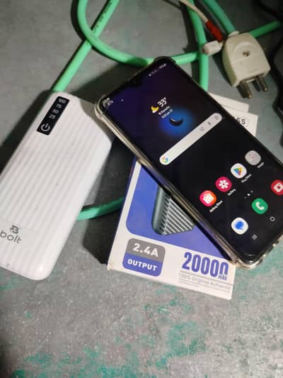 Samsung Mobile A32 or Bolt 20000 mah powerbank free offer