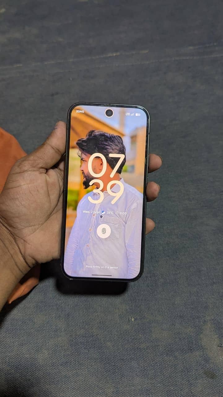 Google Pixel 9 4