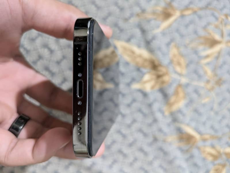 Apple iPhone 13 Pro 3