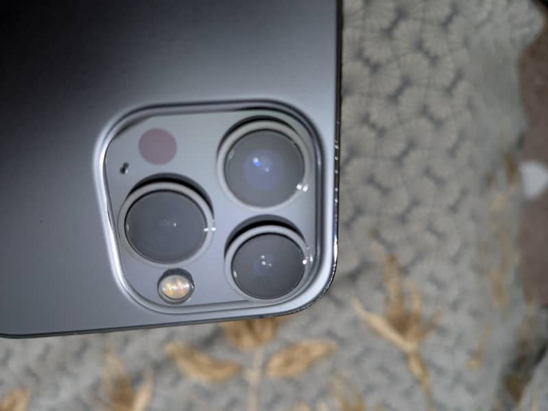 Apple iPhone 13 Pro 4