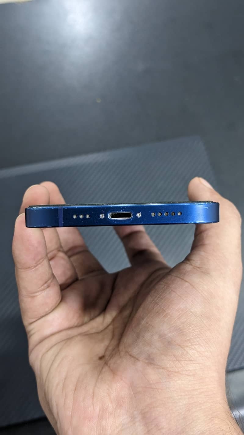 Apple iPhone 12 3