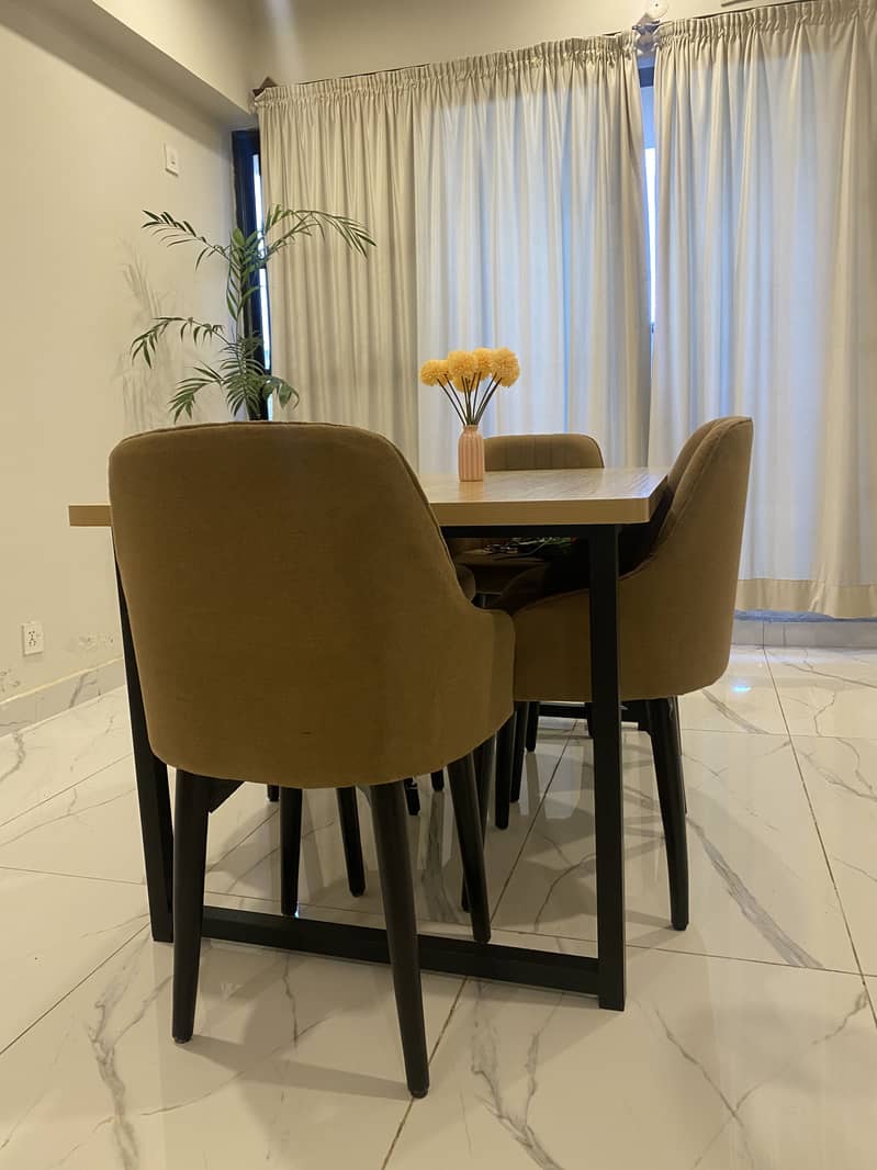Dining table 6 seater 1