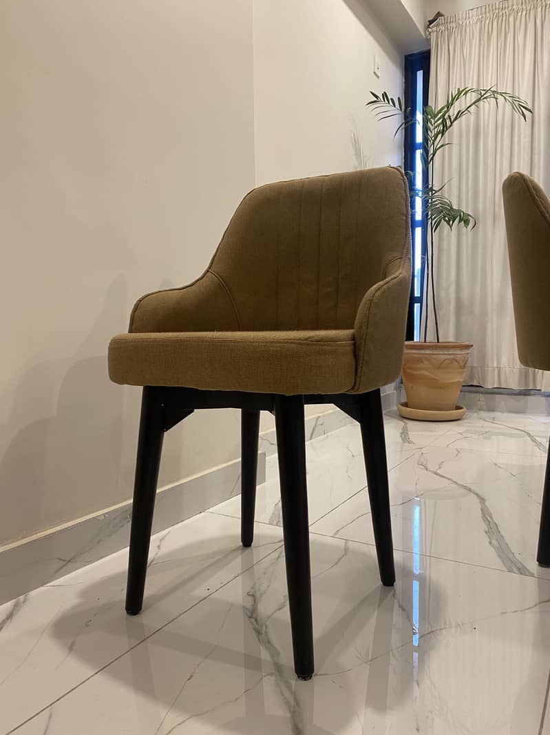 Dining table 6 seater 2