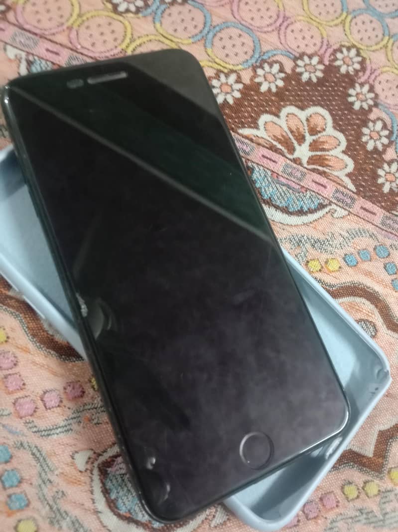 Apple iPhone 7 Plus 0