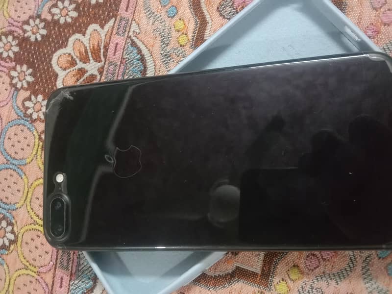 Apple iPhone 7 Plus 1
