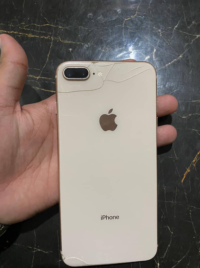 Apple iPhone 8 Plus 0