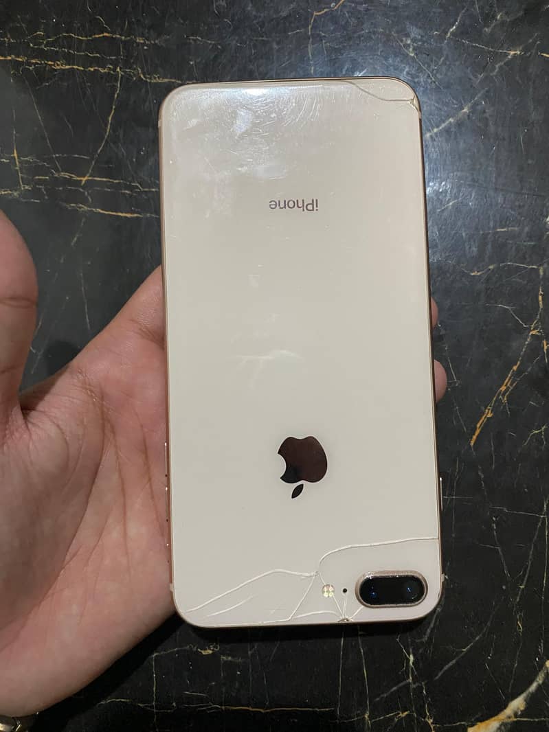 Apple iPhone 8 Plus 5