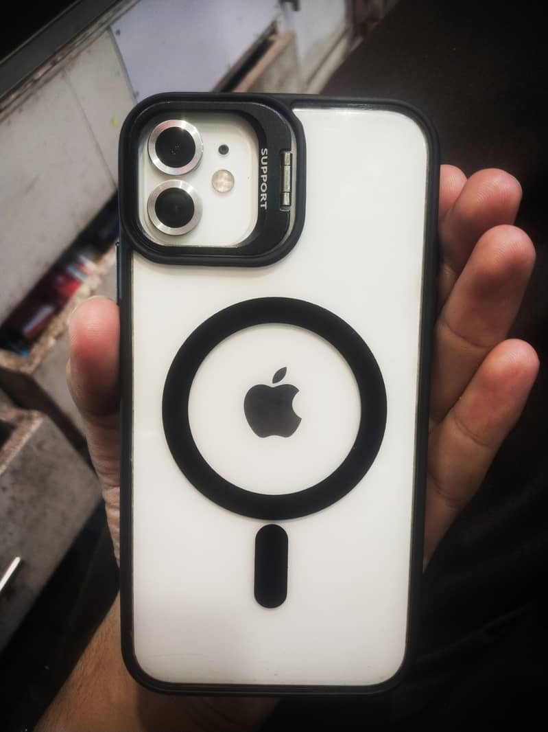 Apple iPhone 11 0