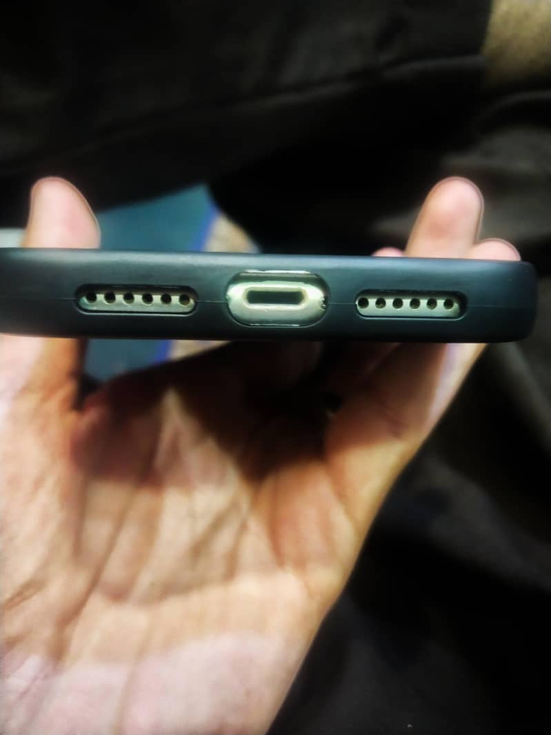 Apple iPhone 11 7