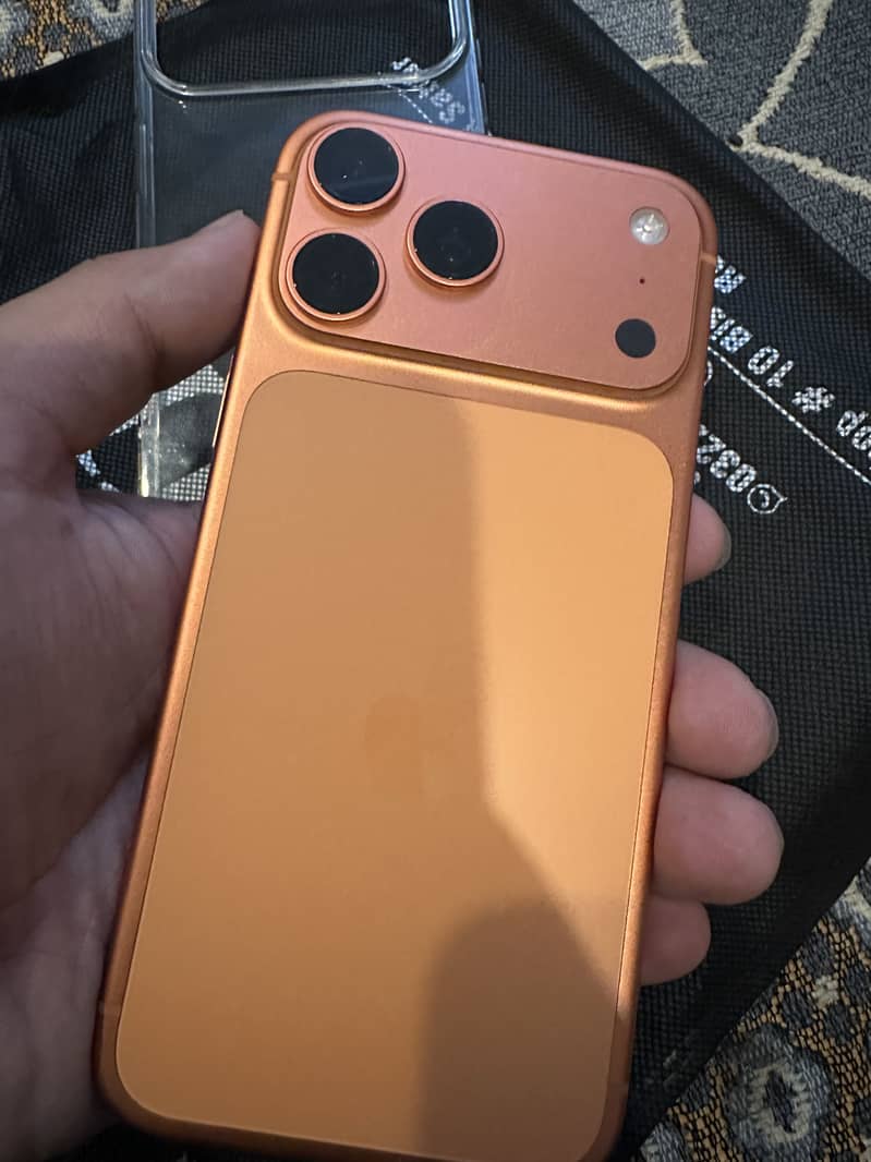 Apple iPhone 17 Pro Max 0